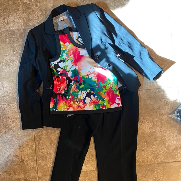 Tahari Jackets & Blazers - Tahari black pant suit
